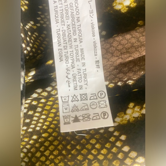 🟡NEVER WORN! | ZARA DRESS | Size: Small | Snake-print Pattern - Picture 11 of 17